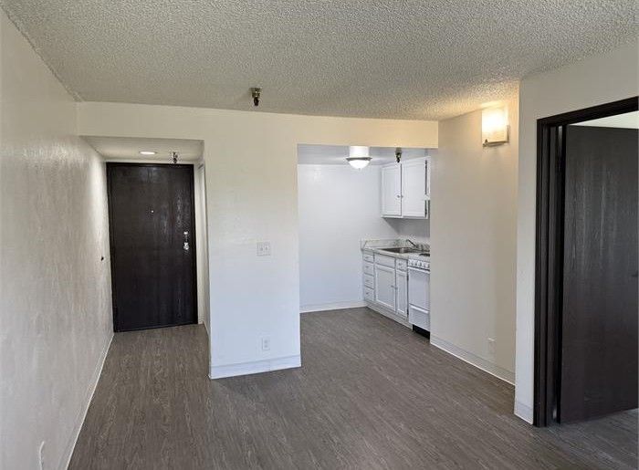 Building Photo - 363 E Gilbert St