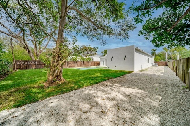 Building Photo - 8990 N Miami Ave