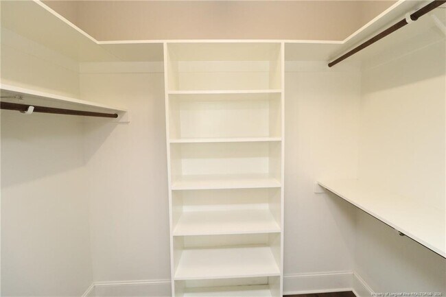 Building Photo - 2824 Plumfield Pl