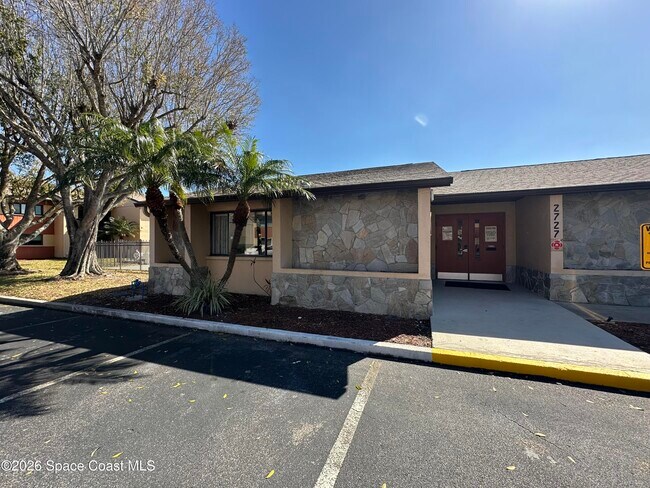 Building Photo - 2709 Golf Lake Cir