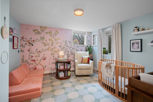 Building Photo - 1601 Golf St