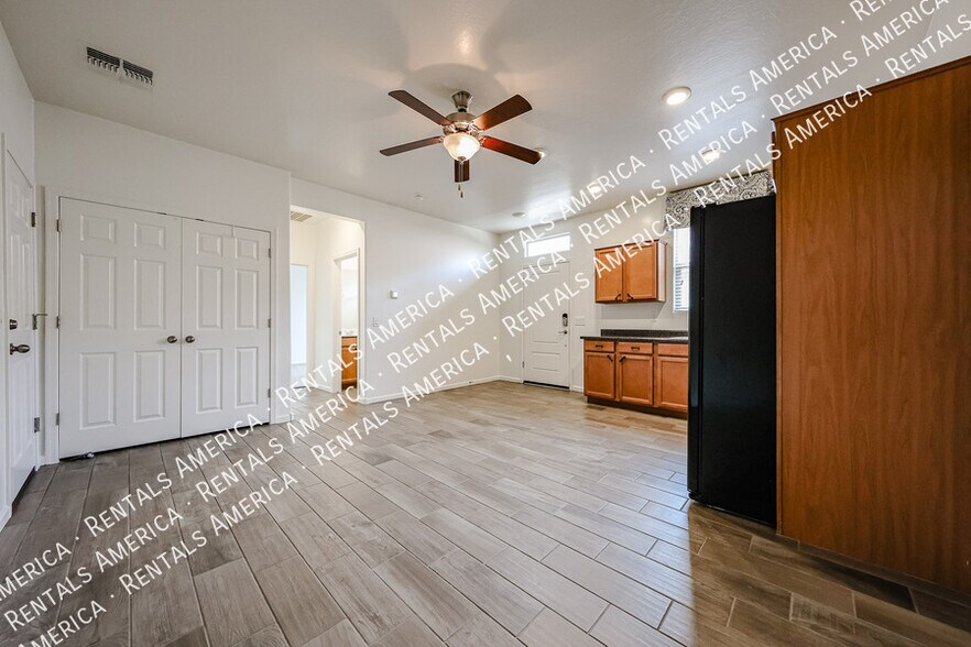 Building Photo - 11039 E Verbina Ln