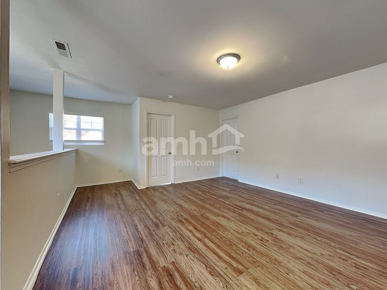 Building Photo - 3112 Varcroft Rd