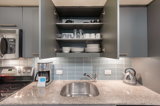 Building Photo - 1100 First St SE