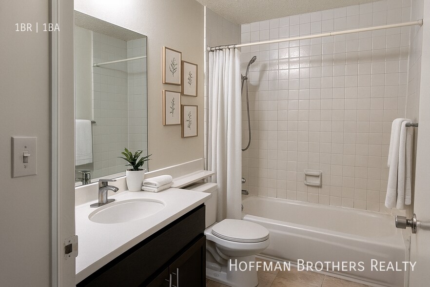 Building Photo - 537 S Kenmore Ave