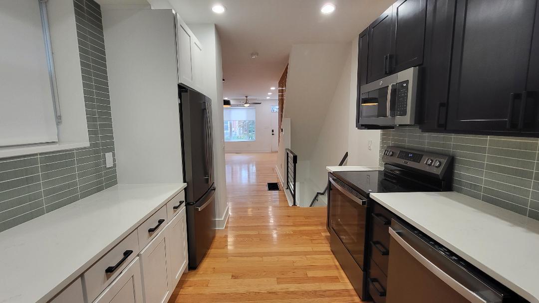 Building Photo - 1237 S 27th St