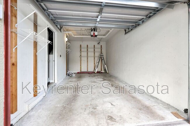 Building Photo - 5700 Bentgrass Dr