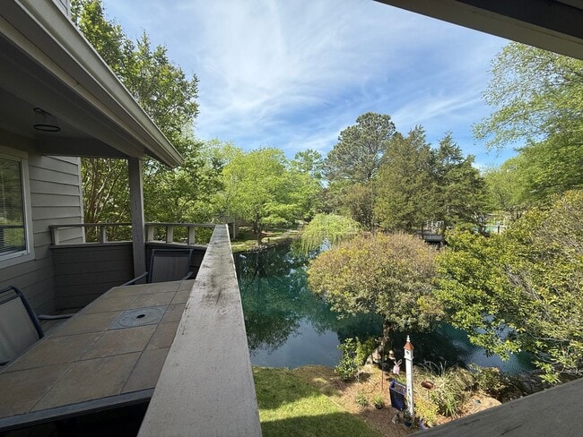 Building Photo - 2553 Stockbridge Dr