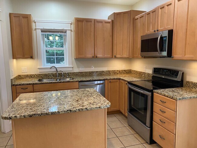 Building Photo - West AVL - Modern Craftsman Style 3 Bedroom