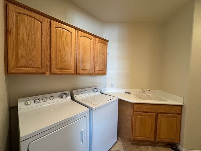 Building Photo - JUST REDUCED! Apple Valley 55 + Senior Resort Living Community of Sun City Del Webb