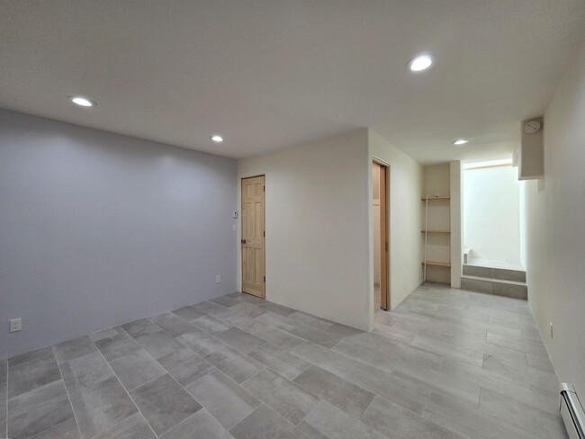 Building Photo - 76 E Wildflower Dr