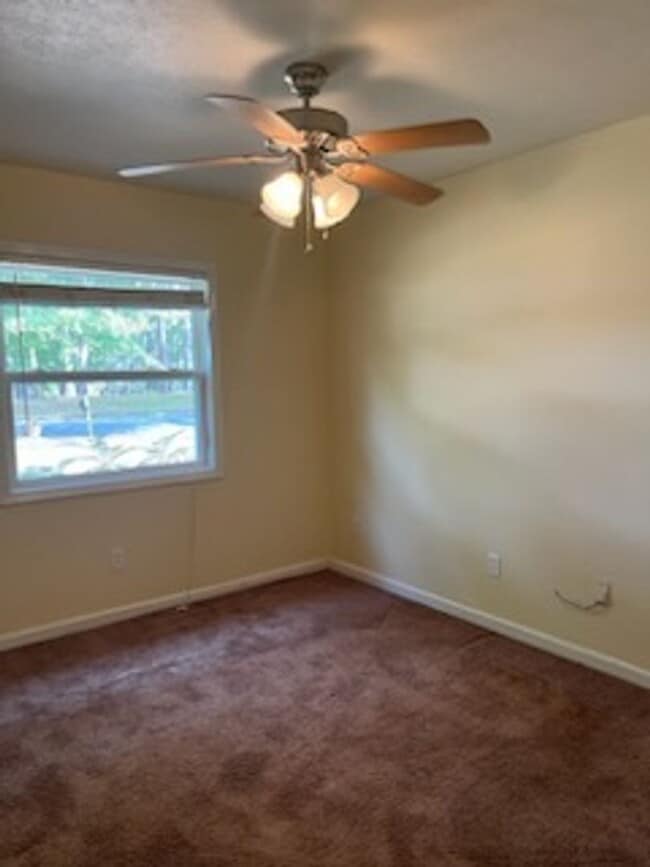Building Photo - 6227 Williamsburg Dr
