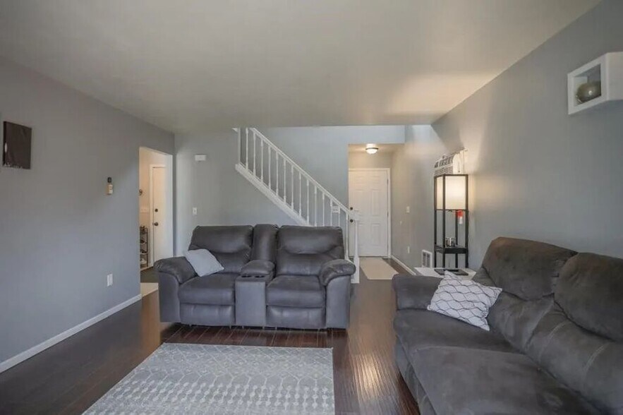 Building Photo - 536 Ross Ave