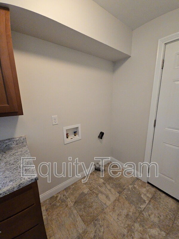 Building Photo - 3517 Mary Ann Dr