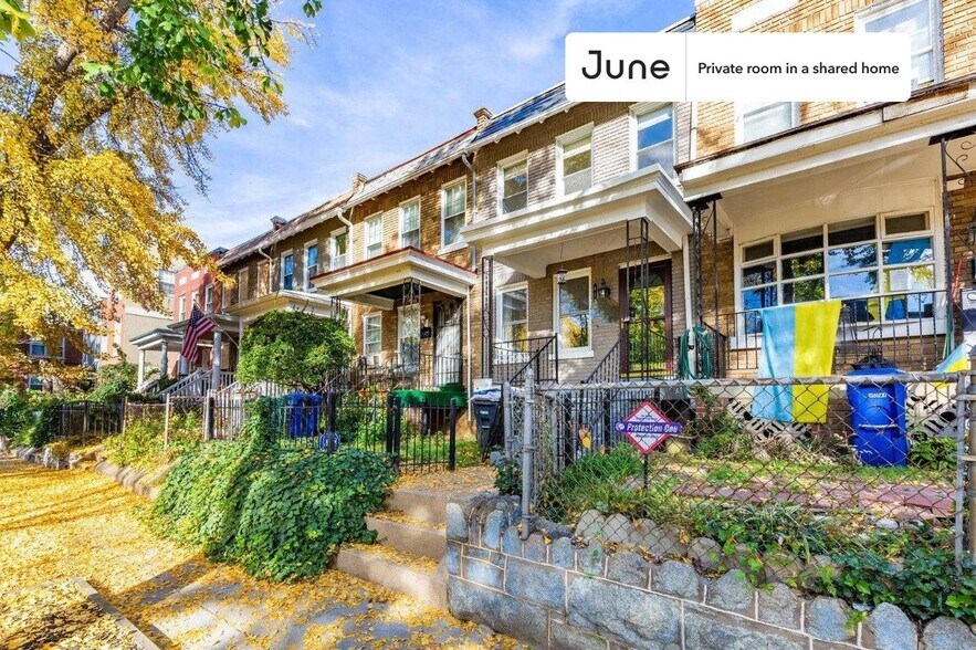 Building Photo - Room in Shared 3 bed/2 bath home