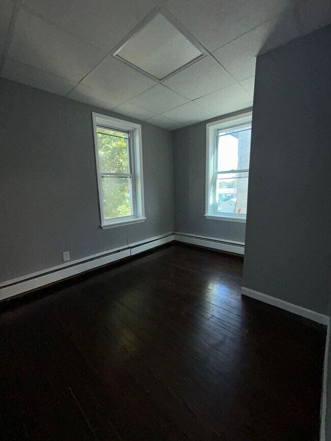 Building Photo - 126 D'Arcy Ave