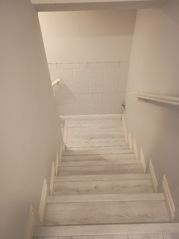 Building Photo - 511 S Monterey St