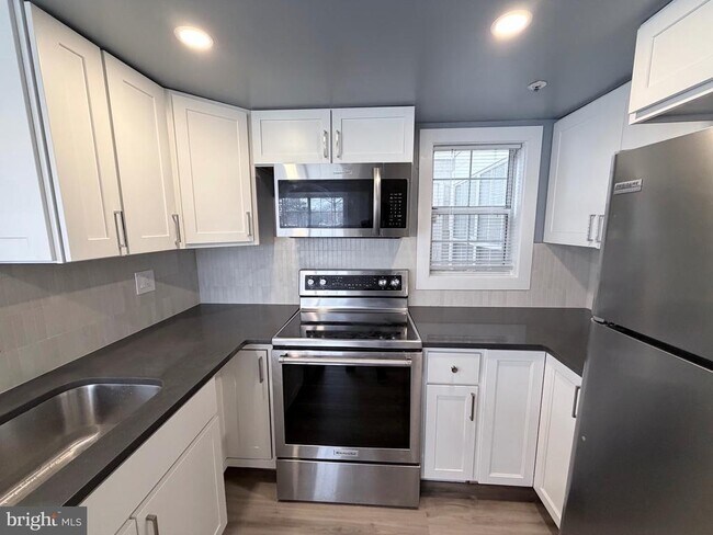 Building Photo - 15777 Easthaven Ct