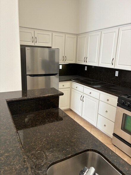 Building Photo - 12368 Carmel Country Rd