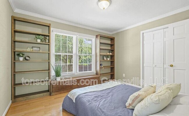 Building Photo - 1016 Old Boiling Springs Rd