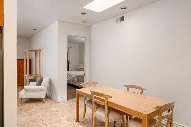 Building Photo - 28916 Isleta Ct