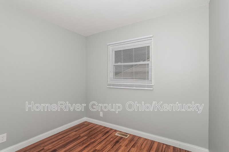 Building Photo - 10735 Invicta Ct