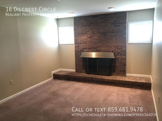 Building Photo - 16 N Dilcrest Cir