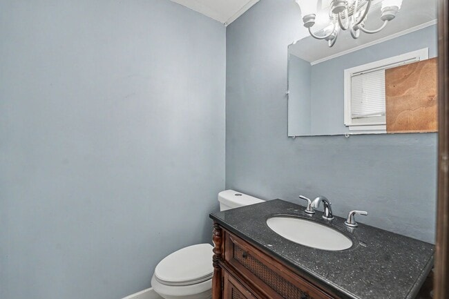 Building Photo - 18 Silverstone Cir