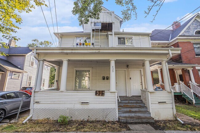 Building Photo - 429 Davis St