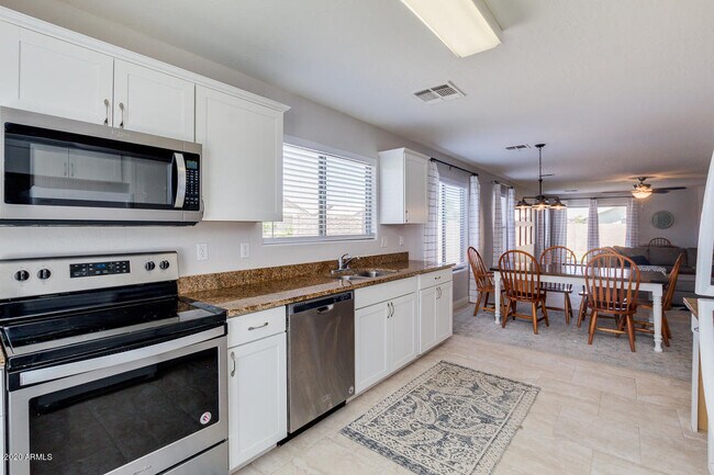 Building Photo - 3868 W Carlos Ln