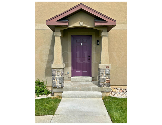 Building Photo - 8045 N Plum Creek Dr