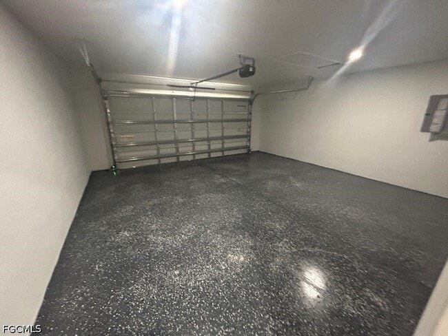 Building Photo - 1312 NE 1st Pl
