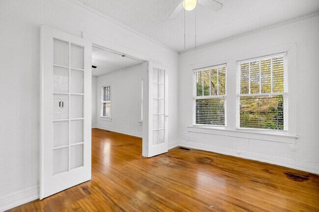 Interior Photo - Skyline