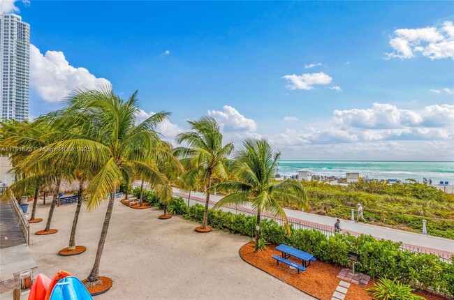 Building Photo - 6039 Collins Ave