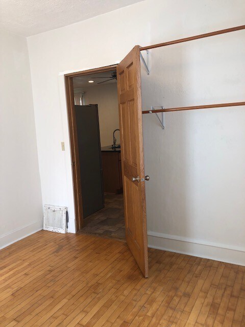 Building Photo - 1204 S Jefferson St