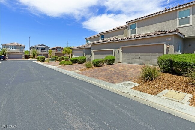 Building Photo - 2808 Alenga St