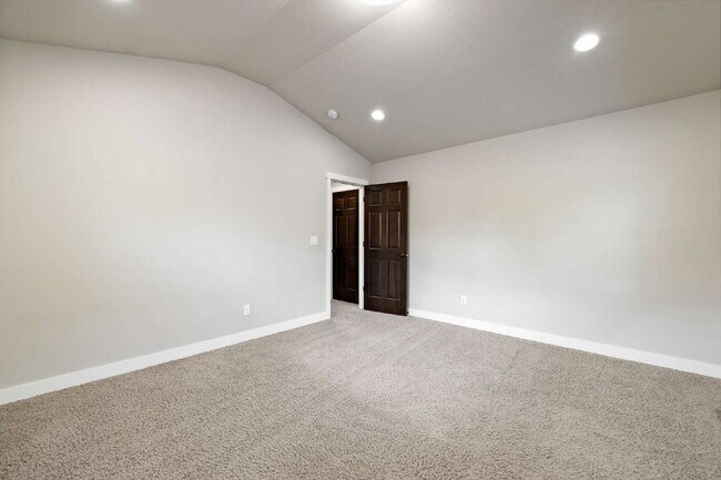 Building Photo - **Stunning Luxury Home in Desirable Mukilteo for RENT!** Available August 25th for MOVE IN