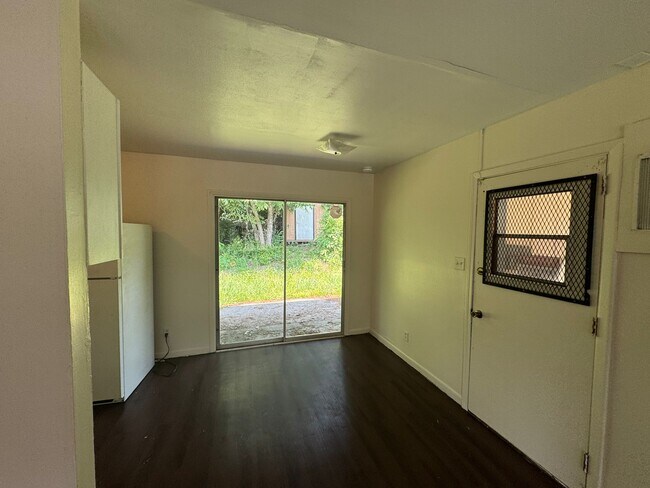 Building Photo - 4331 Ashland Dr