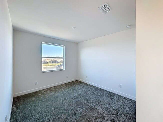 Building Photo - 32801 Tree of Life Ave