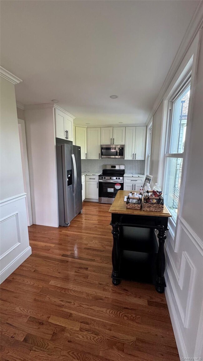 Building Photo - 153 Chester St