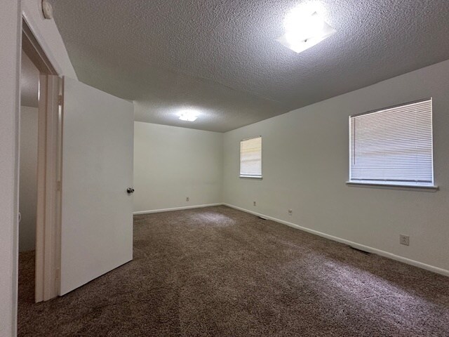 Building Photo - 3919 Overland Hts