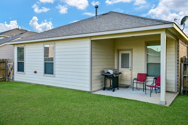 Building Photo - 15406 Key Crest Ln