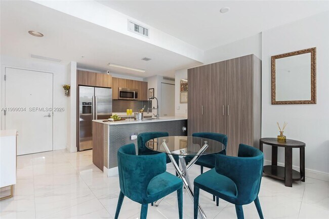 Building Photo - 201 SW 17th Rd