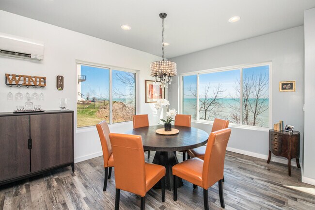 Building Photo - 8609 Lakeshore Dr