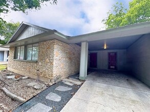Building Photo - 10613 Golden Quail Dr