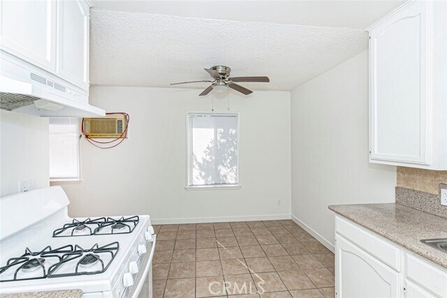 Building Photo - 11659 Hamlin St