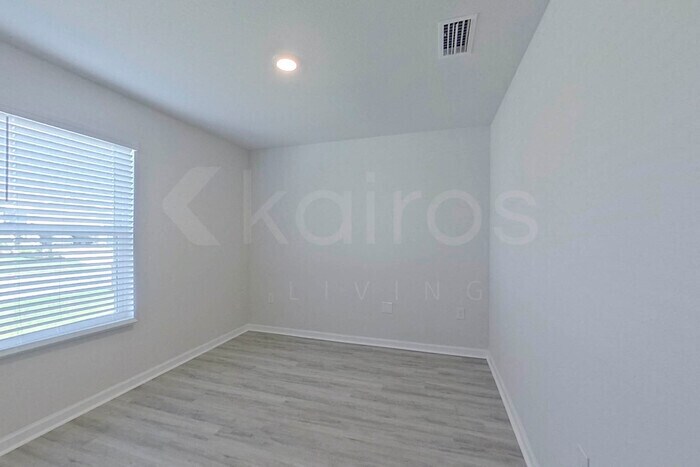 Building Photo - 4746 Malay Cir