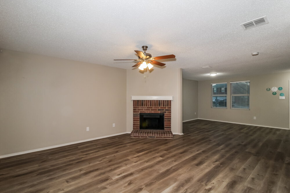 Building Photo - 1808 Lariat Dr