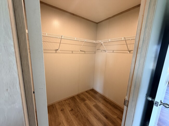 Building Photo - 2101 SW 38th St