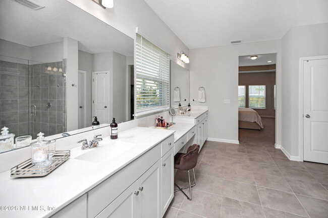 Building Photo - 179 Horsetail Ct